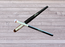 Load image into Gallery viewer, Signature Micro Blending Brush