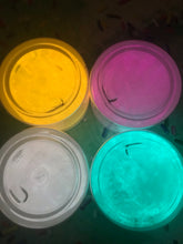 Load image into Gallery viewer, Area Fifty-One Glow